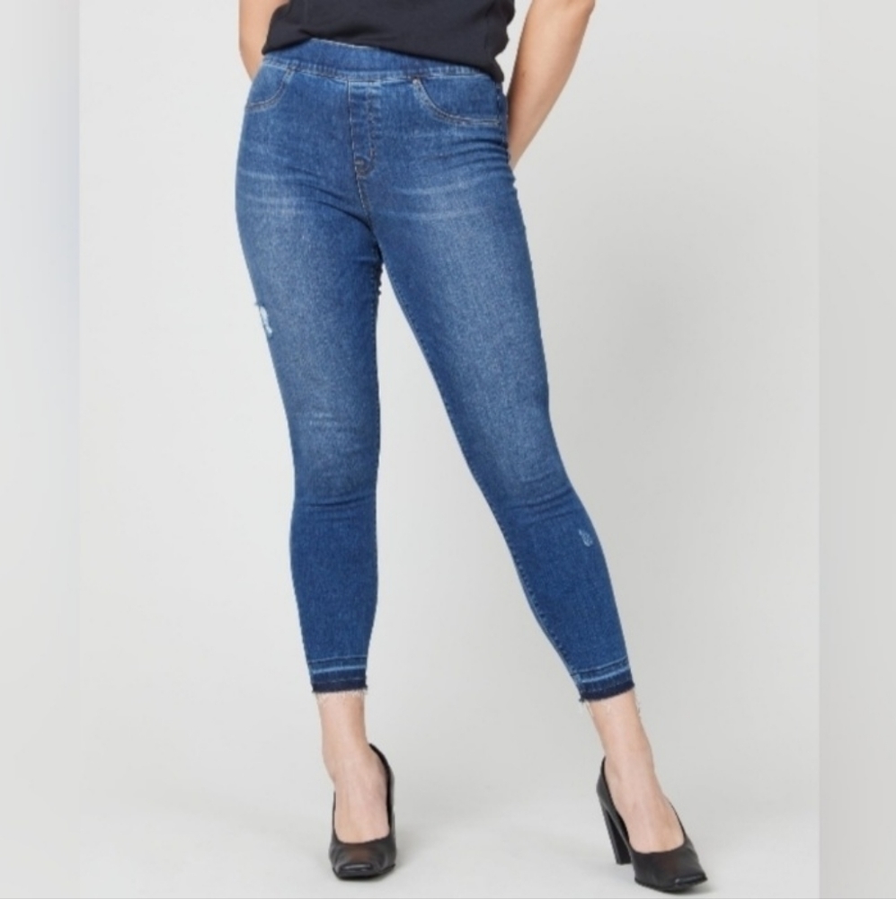 NWT SPANX Distressed Ankle Skinny Jeans $128 Small - Picture 1 of 15